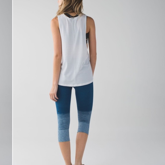 Lululemon Seamlessly Street Crop Leggings - Picture 4 of 8